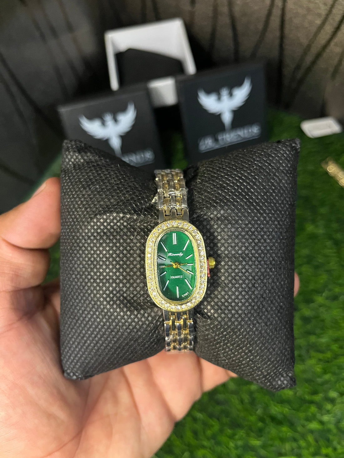 Quartz - Luxury Diamond Oval Ladies Watch – Elegant Quartz Bracelet Watch for Women
